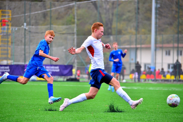 &laquo;Ленинградец&raquo; и &laquo;Акрон-Академия Коноплёва&raquo; одержали первые победы