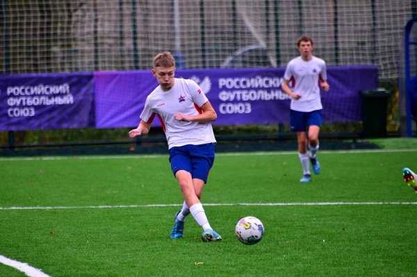 &laquo;Ленинградец&raquo; и &laquo;Акрон-Академия Коноплёва&raquo; одержали первые победы