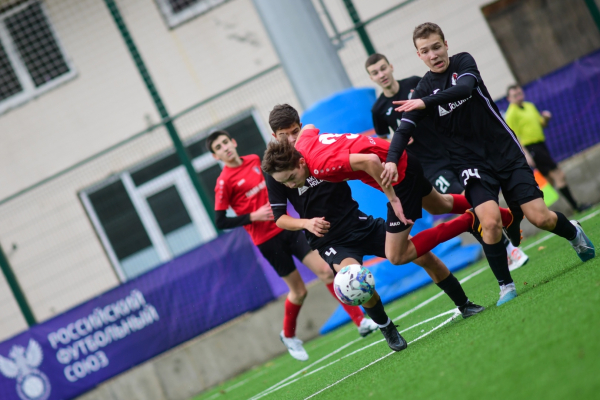 &laquo;Ленинградец&raquo; и &laquo;Акрон-Академия Коноплёва&raquo; одержали первые победы