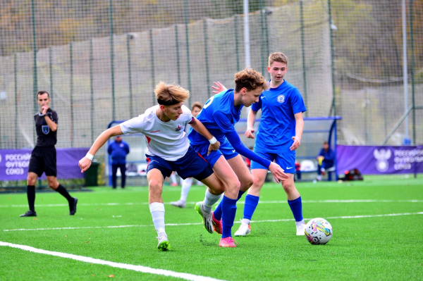 &laquo;Ленинградец&raquo; и &laquo;Акрон-Академия Коноплёва&raquo; одержали первые победы