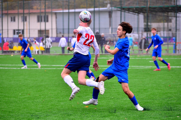 &laquo;Ленинградец&raquo; и &laquo;Акрон-Академия Коноплёва&raquo; одержали первые победы