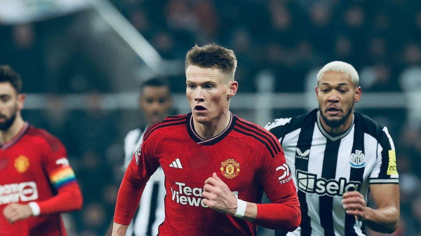 "МЮ" проиграл "Ньюкаслу" со четом 0:1 и прервал победную серию в АПЛ