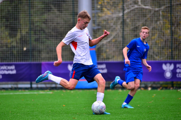 &laquo;Ленинградец&raquo; и &laquo;Акрон-Академия Коноплёва&raquo; одержали первые победы