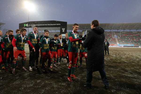 &laquo;Локомотив&raquo; получил кубок Молодёжной футбольной лиги