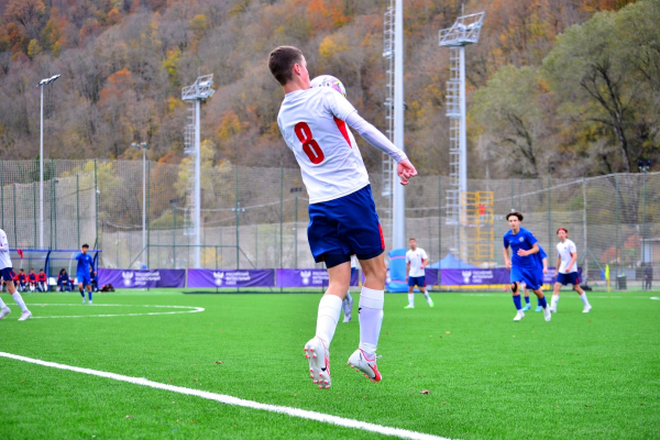&laquo;Ленинградец&raquo; и &laquo;Акрон-Академия Коноплёва&raquo; одержали первые победы