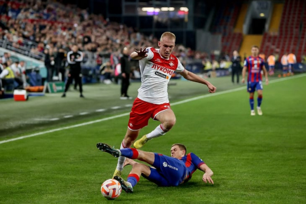 Полные нули. ЦСКА и &laquo;Спартак&raquo; не наиграли на победу, сделав подарок конкурентам