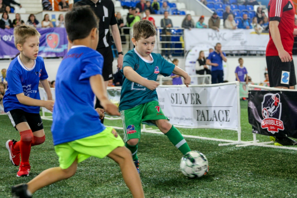 320 детей сыграли в футбол на фестивале &laquo;Крохабол&raquo; в Новосибирске