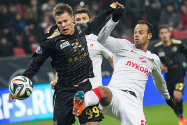 &laquo;Каждый сам выбирает &mdash; быть запасным в топ-клубе или лидером в команде поменьше&raquo;. Максим Канунников &mdash; о продолжении карьеры, любимом тренере и бесполезности обид