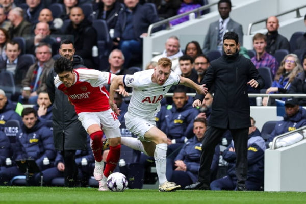 День Святого Тоттерингема. &laquo;Арсенал&raquo; сдержал &laquo;Шпоры&raquo; и продолжает борьбу за титул