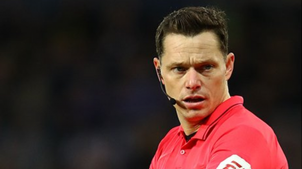 Совет УЕФА выступил за жесткое решение проблемы отношения к судьям