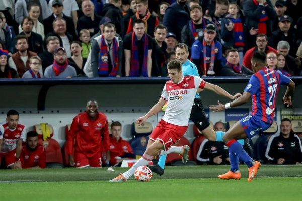 Полные нули. ЦСКА и &laquo;Спартак&raquo; не наиграли на победу, сделав подарок конкурентам