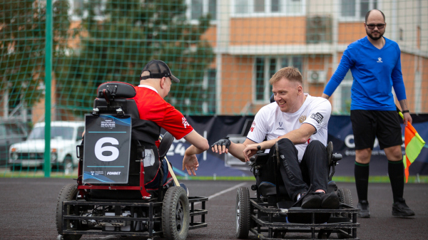 &laquo;FONBET Стальная воля&raquo; открылась матчем звёзд по футболу на электроколясках