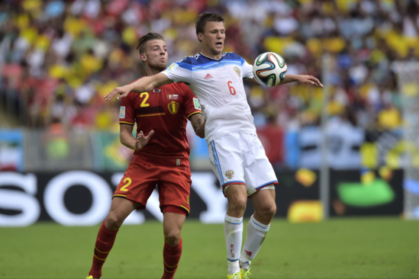 &laquo;Каждый сам выбирает &mdash; быть запасным в топ-клубе или лидером в команде поменьше&raquo;. Максим Канунников &mdash; о продолжении карьеры, любимом тренере и бесполезности обид