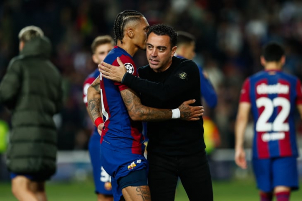 Разворот на 180 градусов. Почему Хави решил остаться в &laquo;Барселоне&raquo;