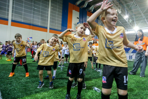 320 детей сыграли в футбол на фестивале &laquo;Крохабол&raquo; в Новосибирске