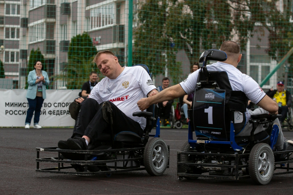 &laquo;FONBET Стальная воля&raquo; открылась матчем звёзд по футболу на электроколясках