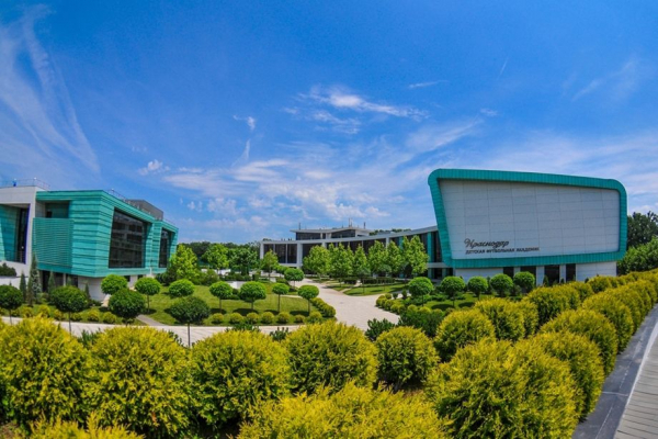 Откровения экс-игрока Спартака &mdash; интервью с Артуром Малояном: Черчесов, Аленичев, Титов, Дзюба, Галицкий