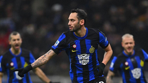 "Интер" благодаря дублю Чалханоглу обыграл "Торино" в матче чемпионата Италии