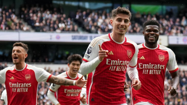 День Святого Тоттерингема. &laquo;Арсенал&raquo; сдержал &laquo;Шпоры&raquo; и продолжает борьбу за титул