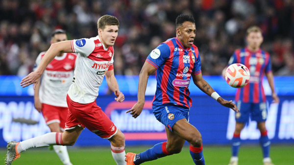 ЦСКА и "Спартак" не забили мячей в первом тайме московского дерби