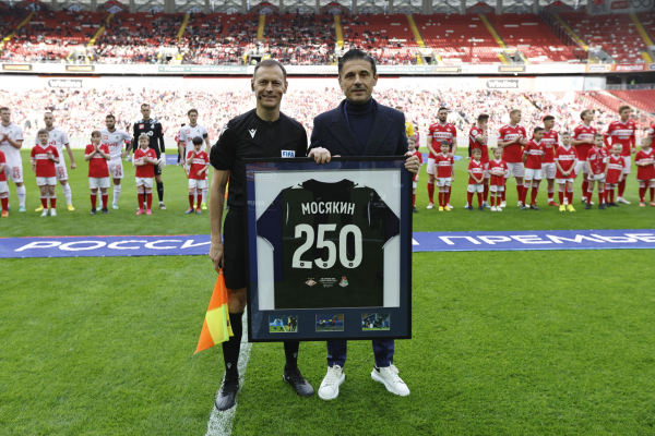 Арбитры РПЛ провели юбилейные матчи в чемпионате России