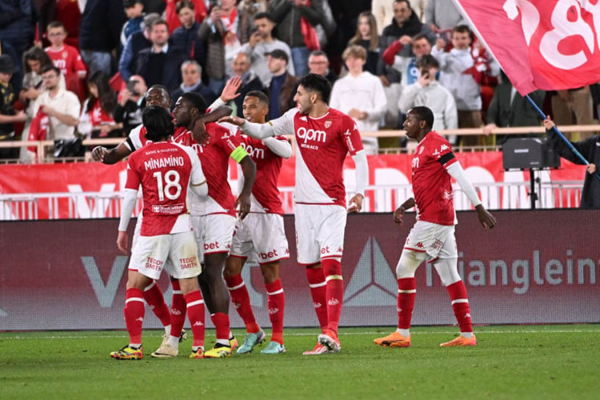 Главные футбольные матчи выходных, 27-28 апреля: Ювентус &mdash; Милан, Тоттенхэм &mdash; Арсенал, ПСЖ &mdash; Гавр, Вест Хэм &mdash; Ливерпуль