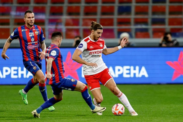 Полные нули. ЦСКА и &laquo;Спартак&raquo; не наиграли на победу, сделав подарок конкурентам