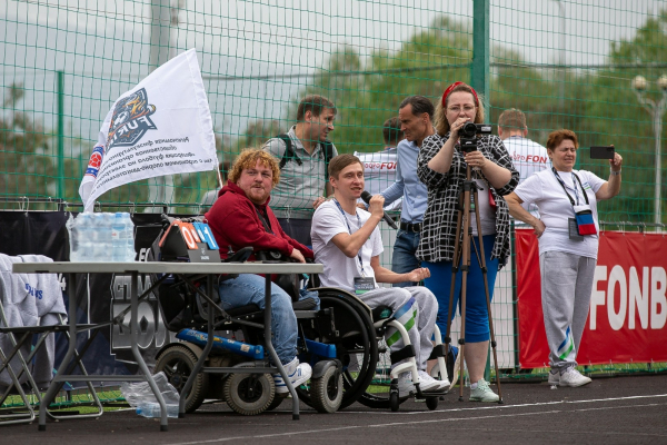 &laquo;FONBET Стальная воля&raquo; открылась матчем звёзд по футболу на электроколясках