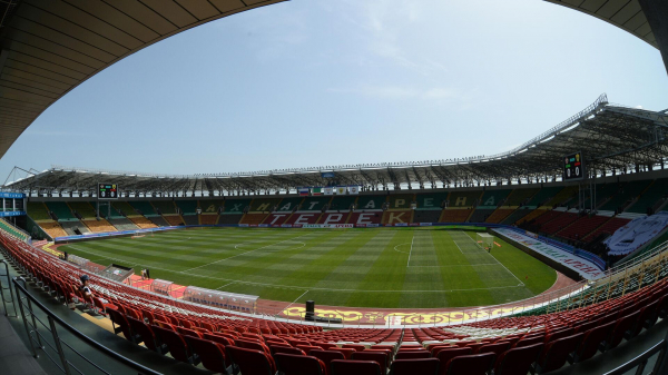 "Ахмат" победил "Сочи", 14 футболистов которого отравились перед игрой