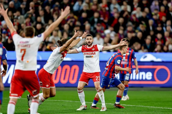Полные нули. ЦСКА и &laquo;Спартак&raquo; не наиграли на победу, сделав подарок конкурентам