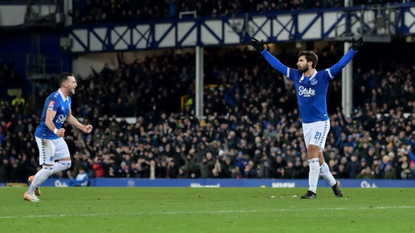 "Ливерпуль" проиграл "Эвертону" в матче чемпионата Англии по футболу