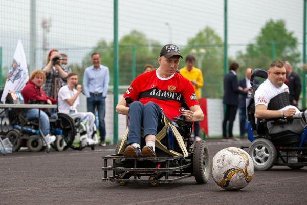 &laquo;FONBET Стальная воля&raquo; открылась матчем звёзд по футболу на электроколясках
