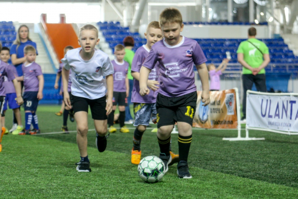 320 детей сыграли в футбол на фестивале &laquo;Крохабол&raquo; в Новосибирске