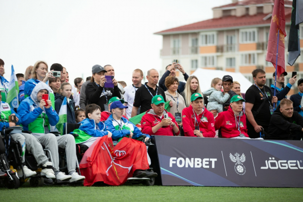 &laquo;FONBET Стальная воля&raquo; открылась матчем звёзд по футболу на электроколясках