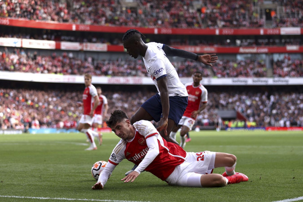 Главные футбольные матчи выходных, 27-28 апреля: Ювентус &mdash; Милан, Тоттенхэм &mdash; Арсенал, ПСЖ &mdash; Гавр, Вест Хэм &mdash; Ливерпуль