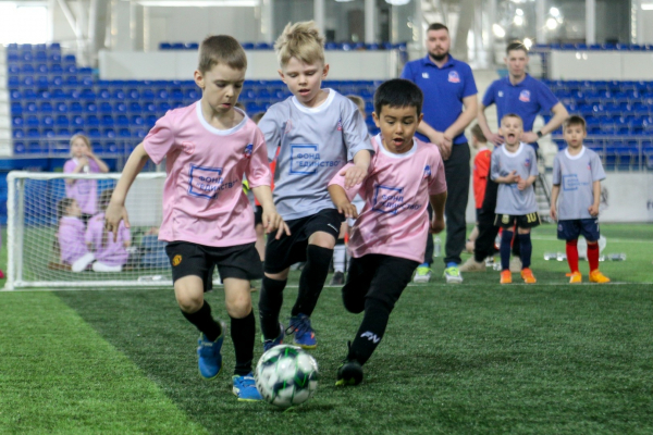 320 детей сыграли в футбол на фестивале &laquo;Крохабол&raquo; в Новосибирске