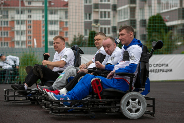 &laquo;FONBET Стальная воля&raquo; открылась матчем звёзд по футболу на электроколясках