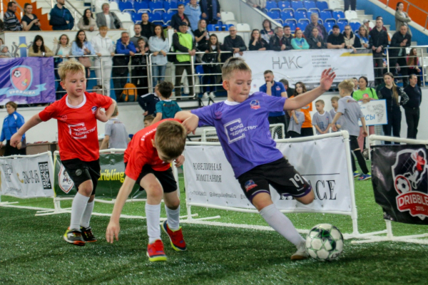 320 детей сыграли в футбол на фестивале &laquo;Крохабол&raquo; в Новосибирске