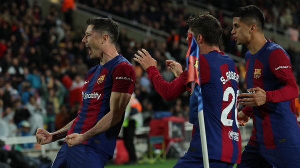 "Барселона" обыграла в Ла Лиге "Валенсию", у которой удалили вратаря