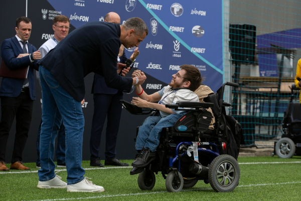 &laquo;FONBET Стальная воля&raquo; открылась матчем звёзд по футболу на электроколясках