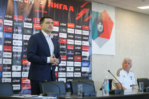 600 школьников Новосибирской области сыграли в футбол с амбассадорами РФС