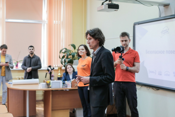 РФС и &laquo;ЛизаАлерт&raquo; провели уроки для детей из проекта &laquo;Футбол в школе&raquo;