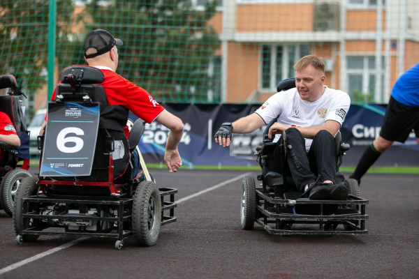 &laquo;FONBET Стальная воля&raquo; открылась матчем звёзд по футболу на электроколясках