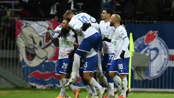 Футболисты "Факела" под руководством Черевченко сыграли вничью с "Сочи"