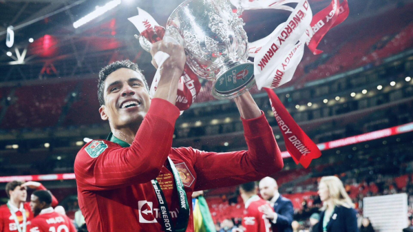 Чемпион мира по футболу Варан в 31 год перешел в дебютирующий в Серии А "Комо"