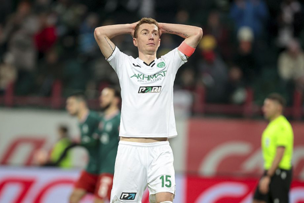 12 известных российских футболистов свободных агентов: Дзюба, Джикия, Миранчук, Черышев, Полоз, Крицюк, Шунин, Гильерме