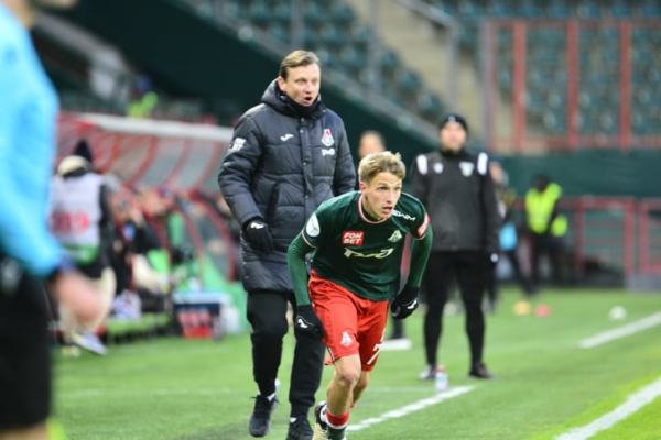 &laquo;Глушенков хочет стать лучшим бомбардиром&raquo;. Юрий Ковтун о разгромах в 3-м туре РПЛ и зарплате Черчесова в Казахстане