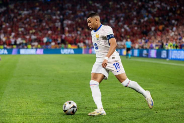 Перепись легенд. Месси, Роналду, Анри и еще 22 лучших футболиста XXI века