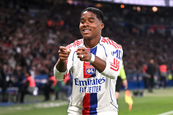 ПСЖ &mdash; Лион &mdash; 1:2, обзор матча 30-го тура Лиги 1, голы: Эндрик, Морейра, Хвича, как сыграл Сафонов, статистика, 19 апреля 2026