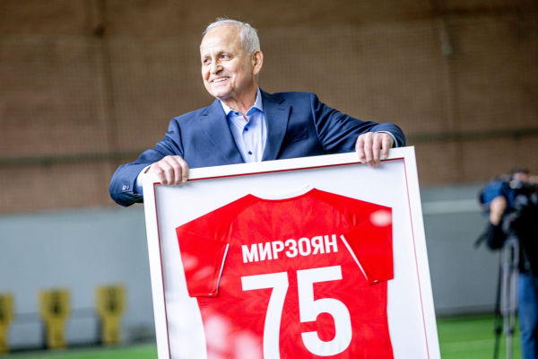 РФС провёл матч легенд в честь 75-летия Александра Мирзояна 